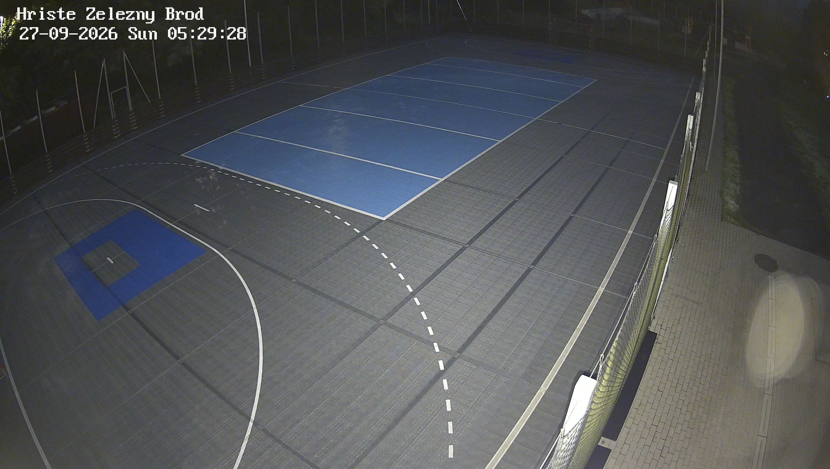 Sportovní centrum - multifunkční hřiště / kluziště
