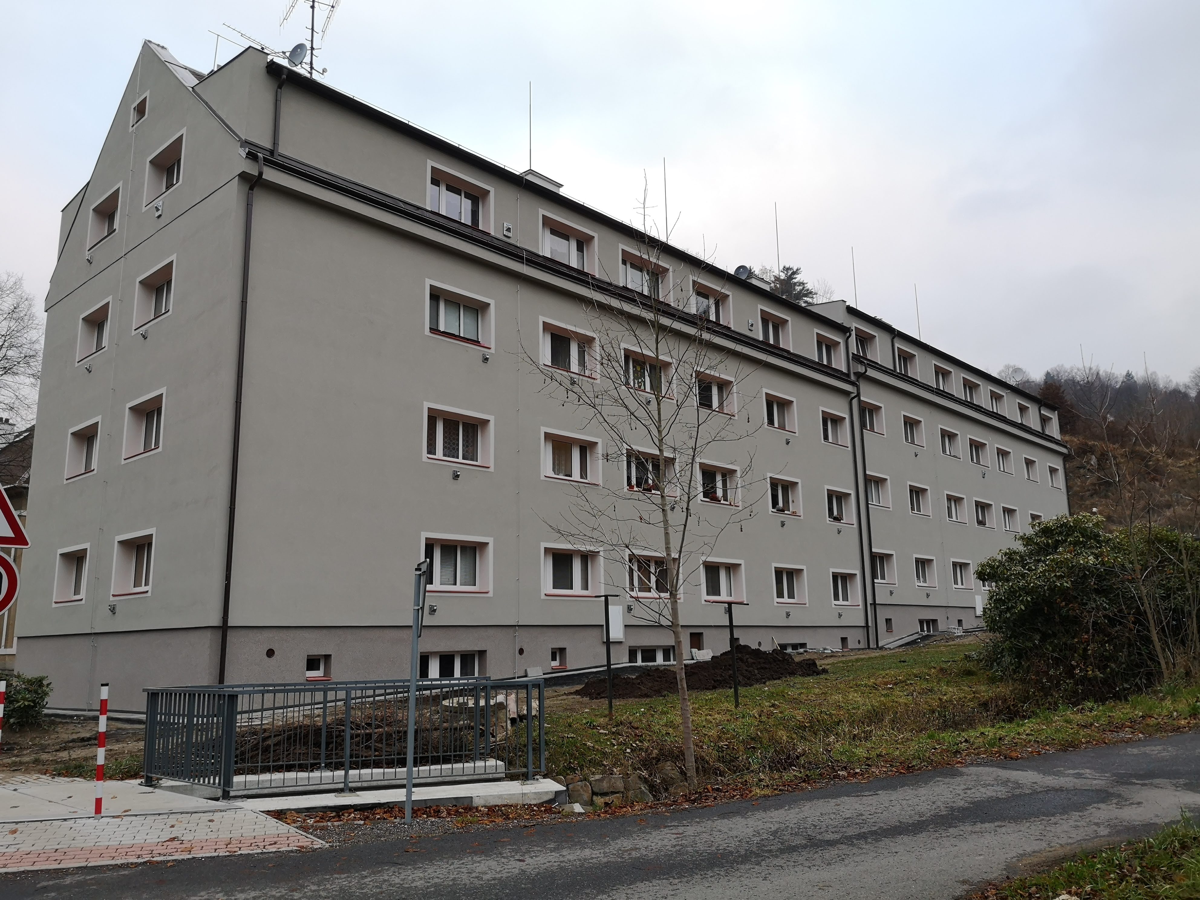 img 20211125 080710 | WebJET CMS budova nábřeží Obránců míru 570 , 571